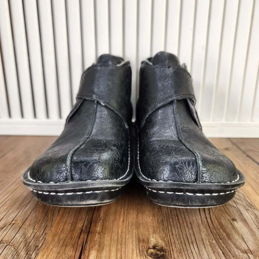 Alegria Caiti Womens Size US 7.5 EU 37 Black Tooled Leather Ankle Bootie Boots